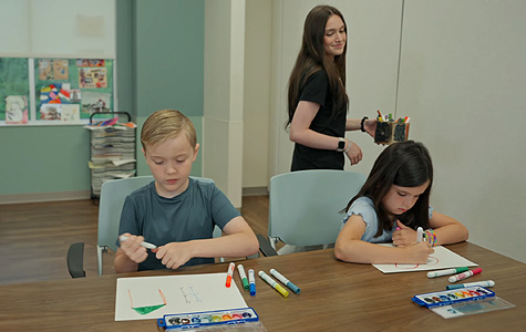 Children in doing art therapy in the Aris Clinic summer IOP program.